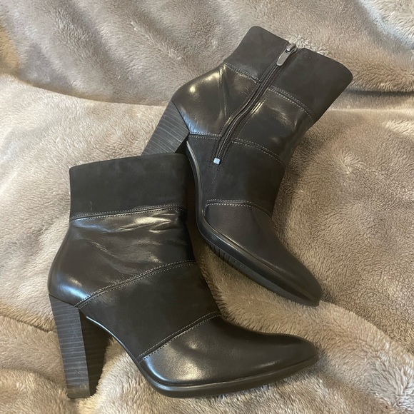 Ecco Shape 75 Women’s Bootie - Picture 3 of 9